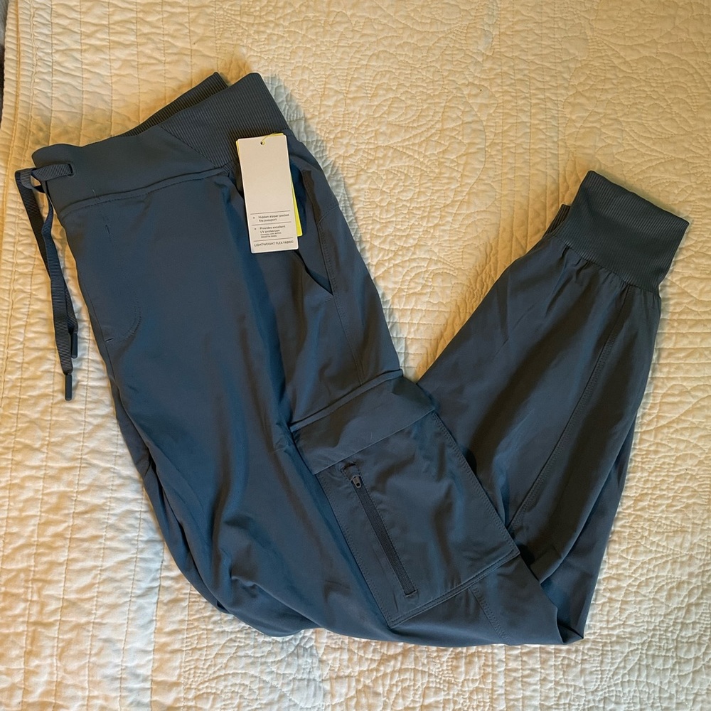 All in Motion Mid-Rise Cargo Joggers